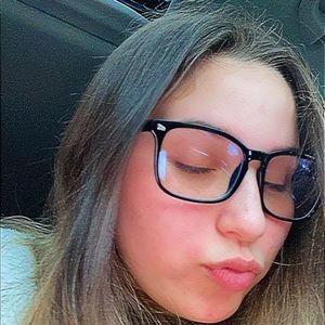 Meet your Posher, Lexi